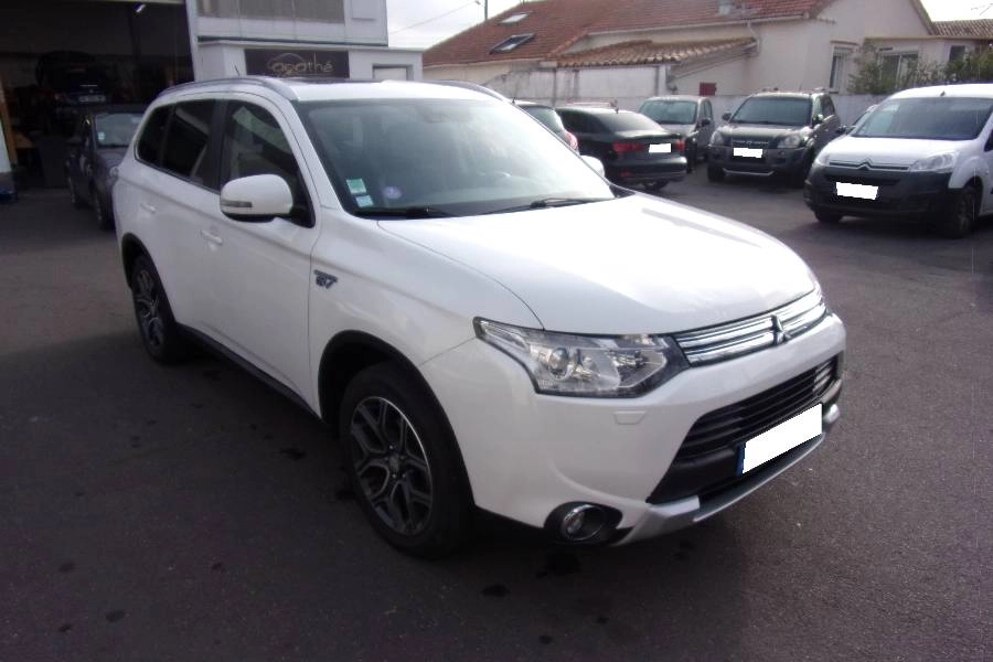 Mitsubishi OUTLANDER PHEV HYBRIDE RECHARGEABLE 200CH INTENSE 5 PLACES