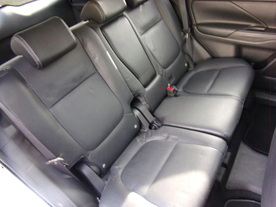 Mitsubishi OUTLANDER PHEV HYBRIDE CAN DRIVE 200CH INTENSE 5 SEATS