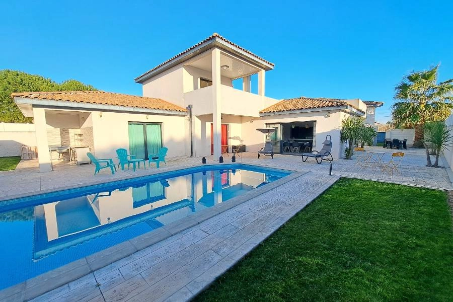 Grande Villa T5 de 155M² avec dépendance, double garage, piscine... 