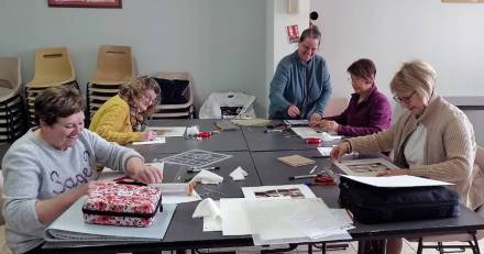 Pomérols - Ensemble pour nos seniors : propose des ateliers scrapbooking à Pomérols