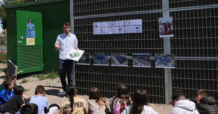 Vias - Les élèves de l'école Jean Moulin ont découvert la centrale photovoltaïque de la Blanque